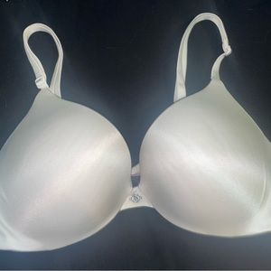 Victorias Secret 34C Very Sexy Push Up Bra White VS Charm